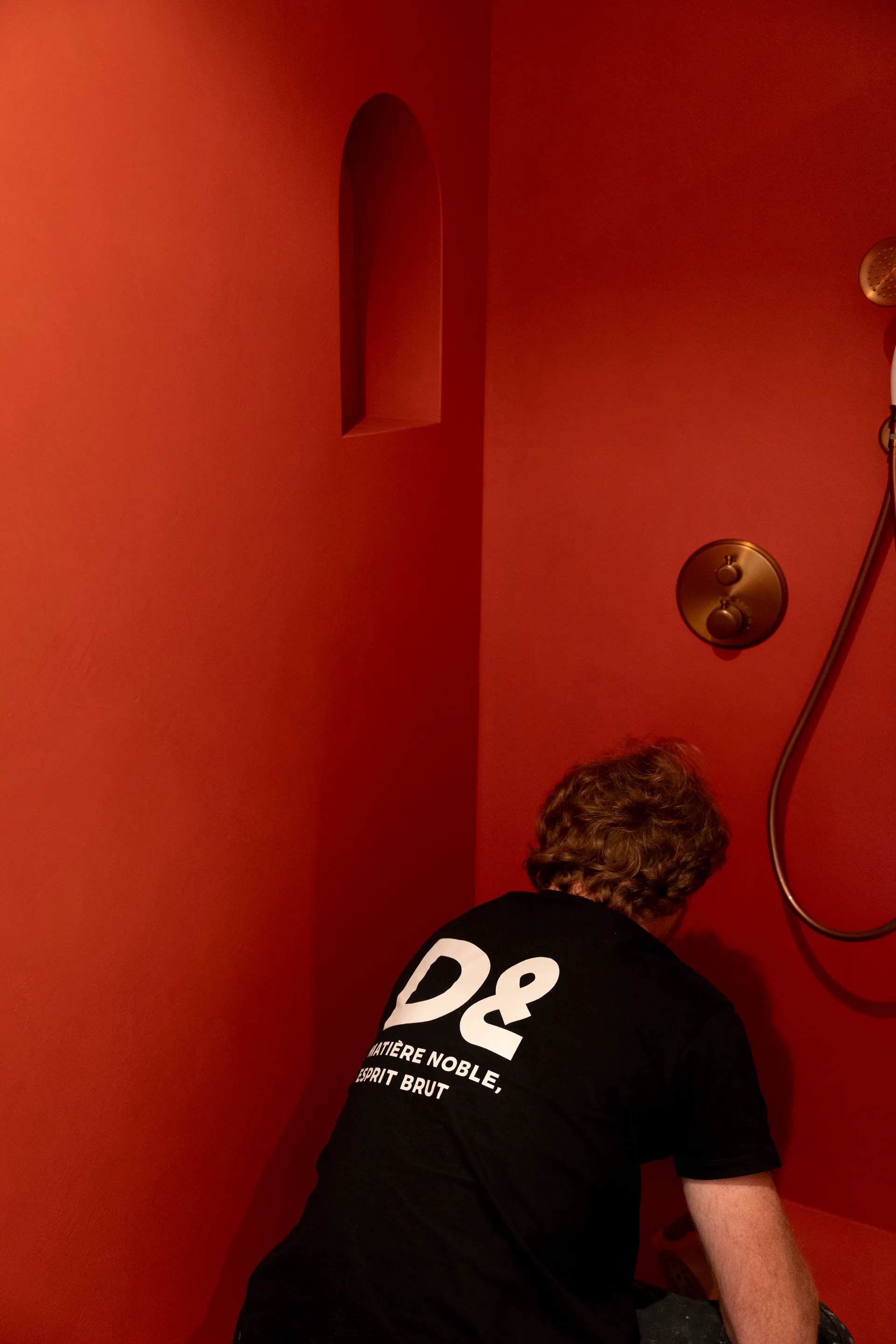 Clément DOD& au travail sur un chantier béton ciré